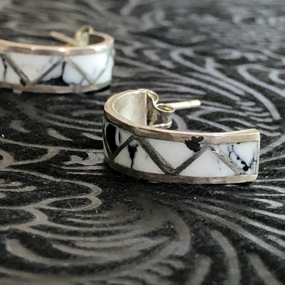 Roger Morgan Navajo Handmade White Buffalo Half Hoop Sterling‎ Silver Earrings - Picture 4 of 8